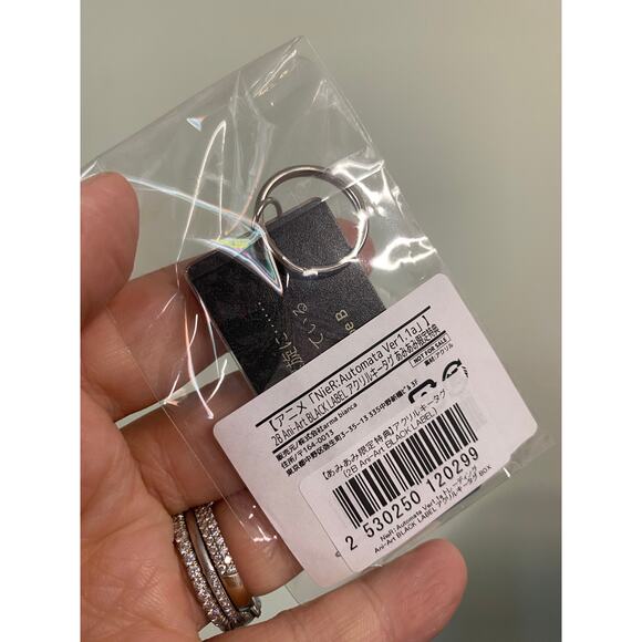 Nier: Automata 2b BONUS Acrylic Keychain Black Label Key Tag - Picture 2 of 2